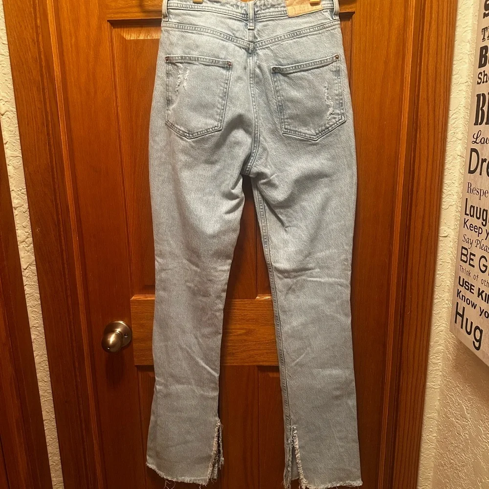 ZARA FLARED RIPPED SLIM FIT high rise JEANS LIGHT-BLUE sz 4 - Picture 3 of 12